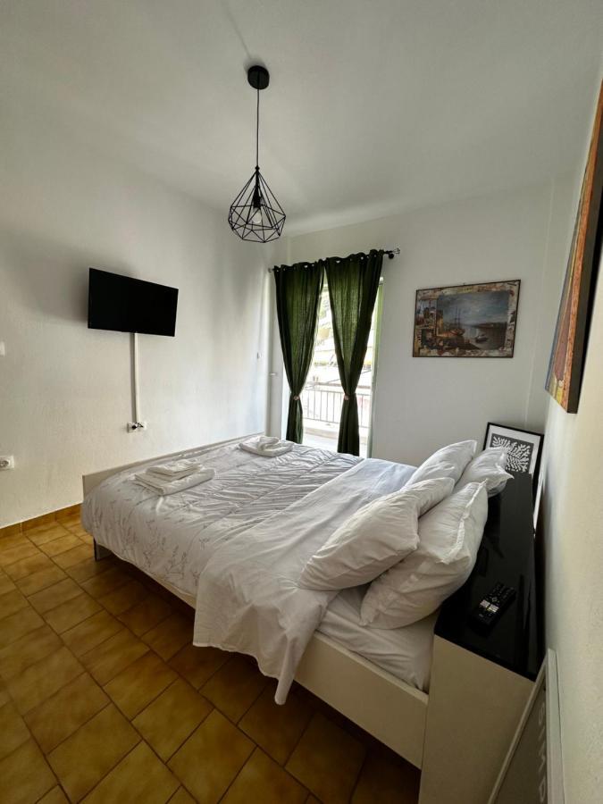 Sunflower Suite Trikala Esterno foto