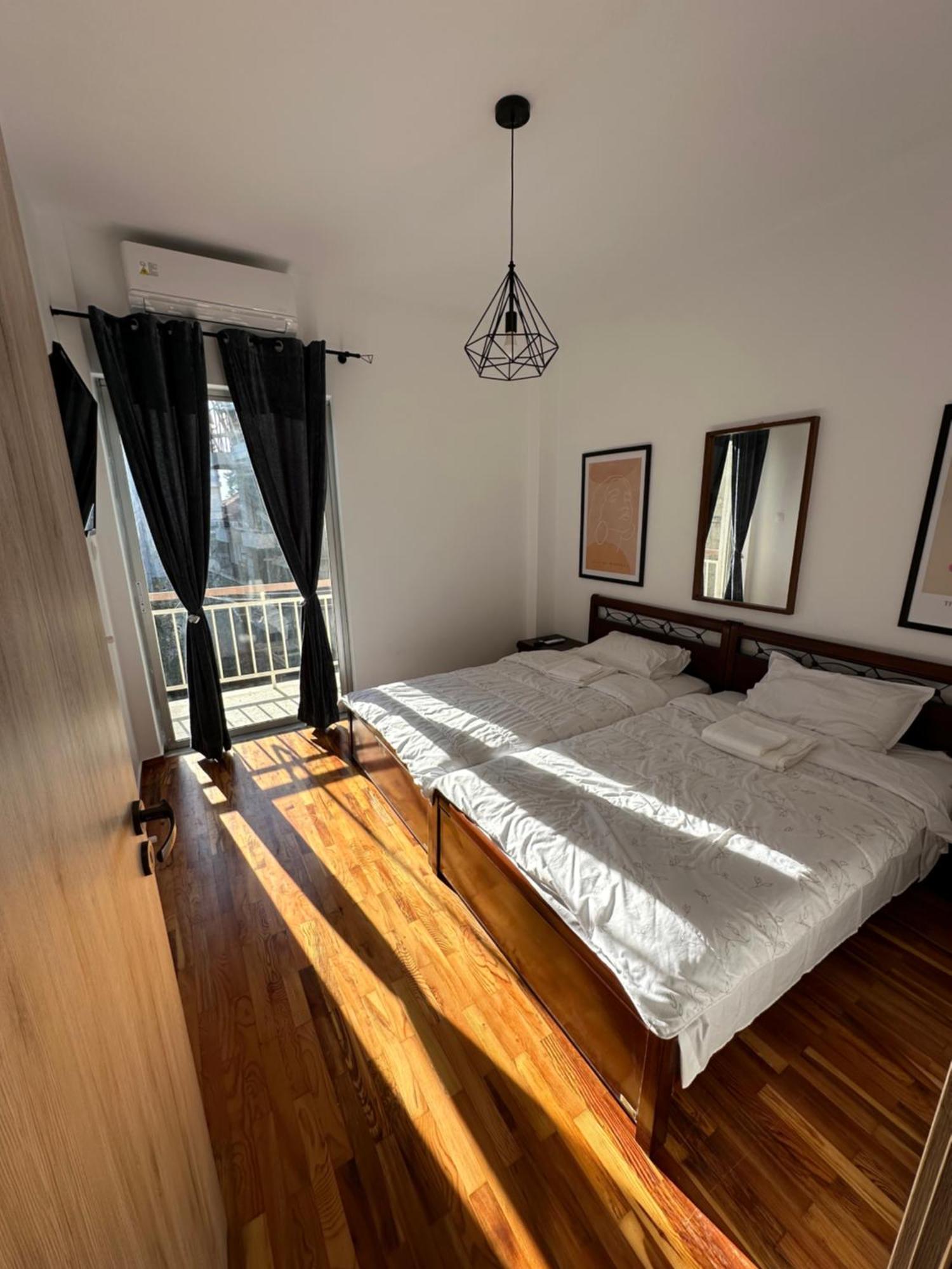 Sunflower Suite Trikala Esterno foto